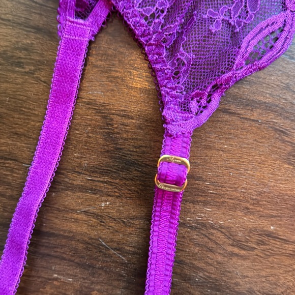 Agent Provocateur Love Suspender size 4 violet garter rare size - Picture 3 of 4